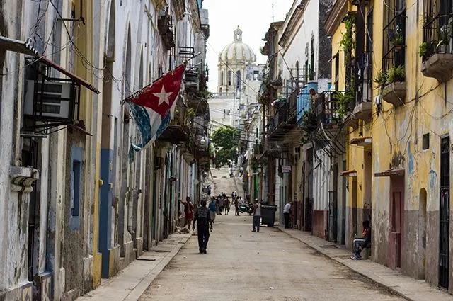 США окончательно перестали оказывать визовые услуги кубинцам в Гаване