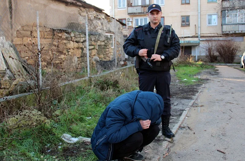 Вор, наркоторговец и фальшивомонетчик устроил аварию в Севастополе 