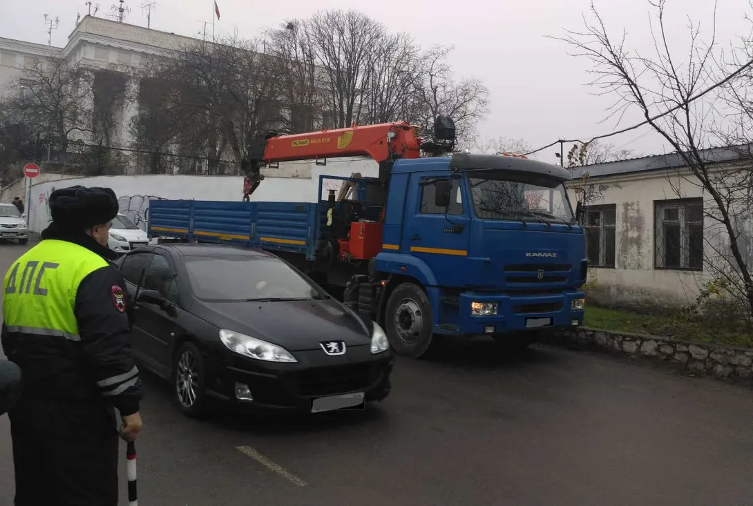 Правительство Севастополя пытается заблокировать Матросский бульвар