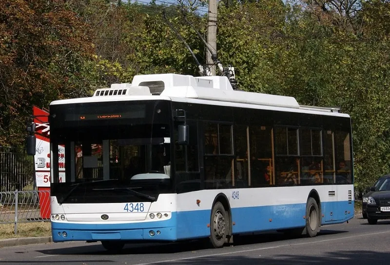 Крымчане поездят в троллейбусах за 14 рублей ещё полгода