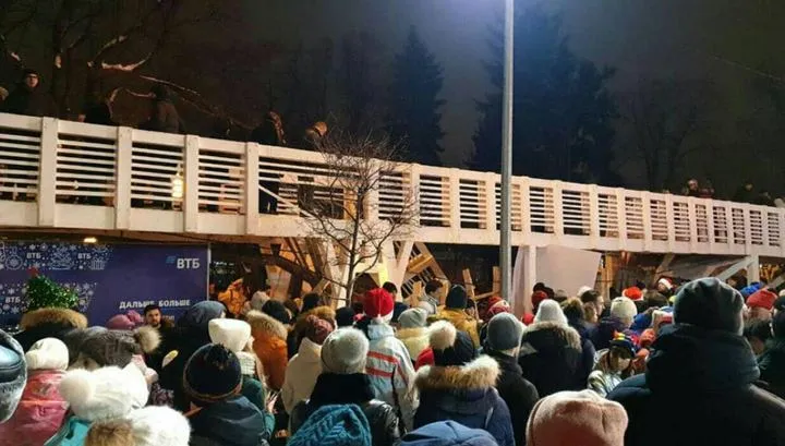 В московском Парке Горького обрушился мост. Есть пострадавшие