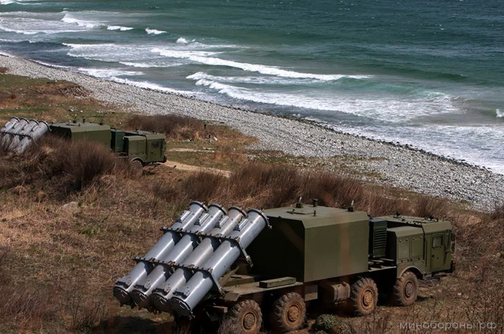 Ракетные комплексы "Бал" провели учение в Крыму