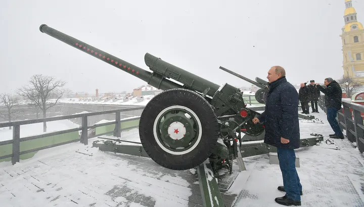 Путин: я получил звание лейтенанта как артиллерист