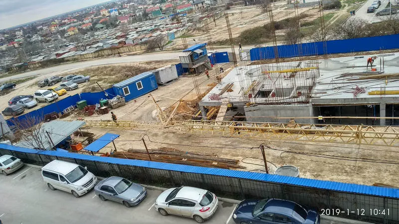 На стройке крымского вице-премьера Кабанова в Севастополе упал высотный кран