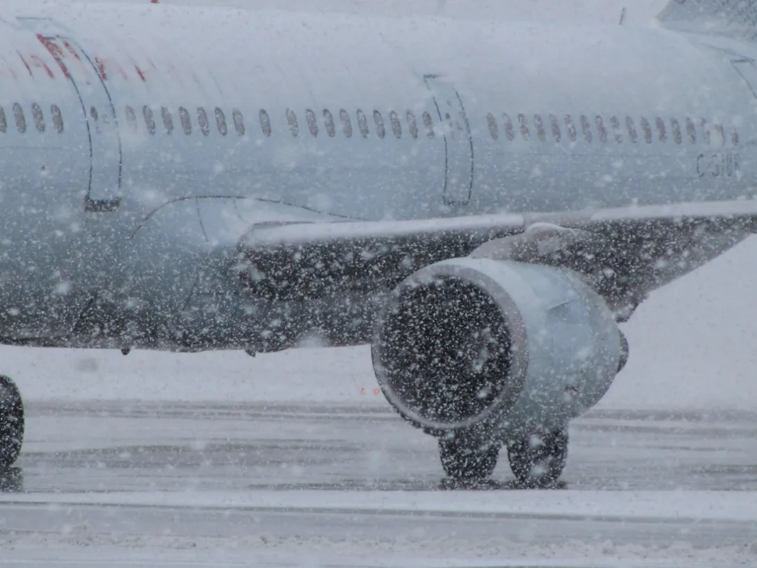 Более 40 рейсов задержаны в московских аэропортах из-за снегопада