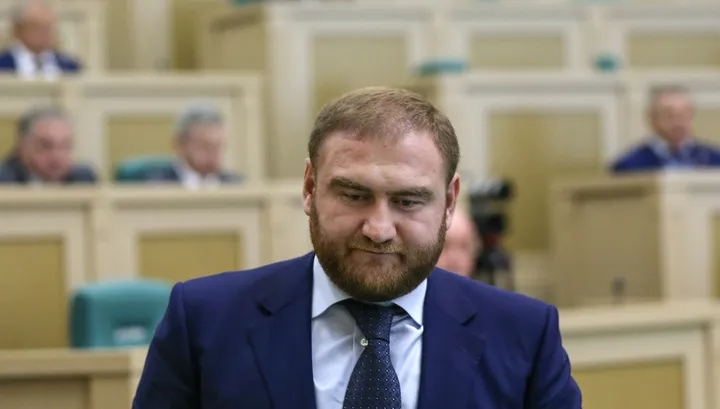 На заседании Совета Федерации арестован самый молодой сенатор
