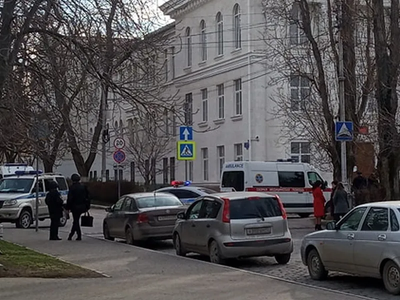 Сообщения о минировании гимназий в Севастополе оказались ложными