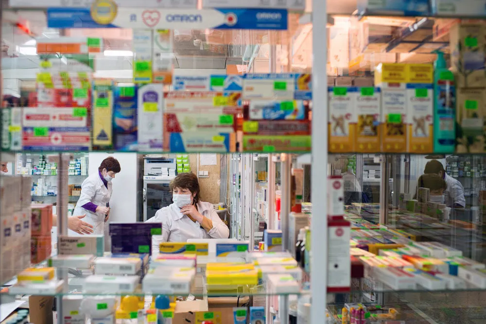 Аптечным сетям запретят навязывать дорогие лекарства при наличии дешевых аналогов
