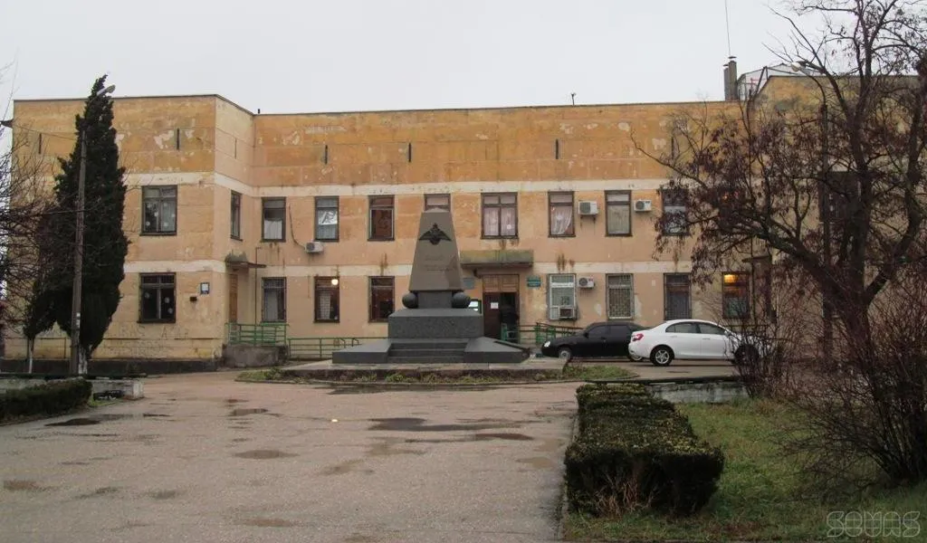 Губернатор Севастополя лично проинспектировал ремонт поликлиники
