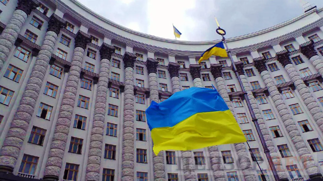 Кабмин Украины отменит пенсии для жителей Донбасса, гастарбайтеров и перемещенных лиц