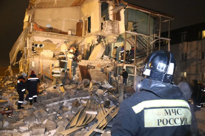 Число жертв взрыва в доме Красноярска увеличилось до двух 