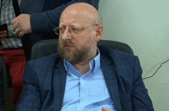 «Севастополь как рентген, и все хорошее увеличивает, и дураки здесь распухают до страшных размеров", - Колеров