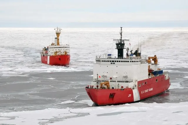 В США пообещали не допустить господства России и Китая в Арктике