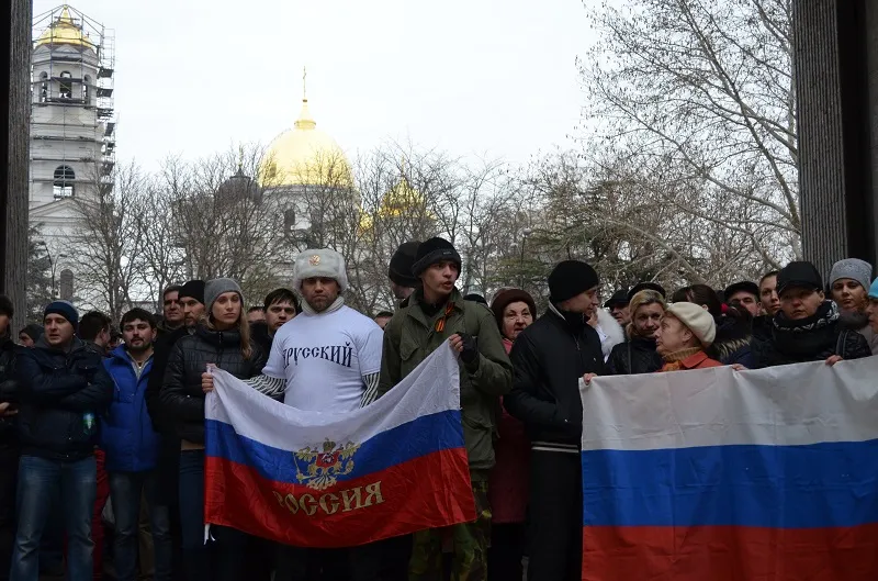 Письмо пятнадцати: как подготовка к бойне в Крыму обернулась дорогой к референдуму
