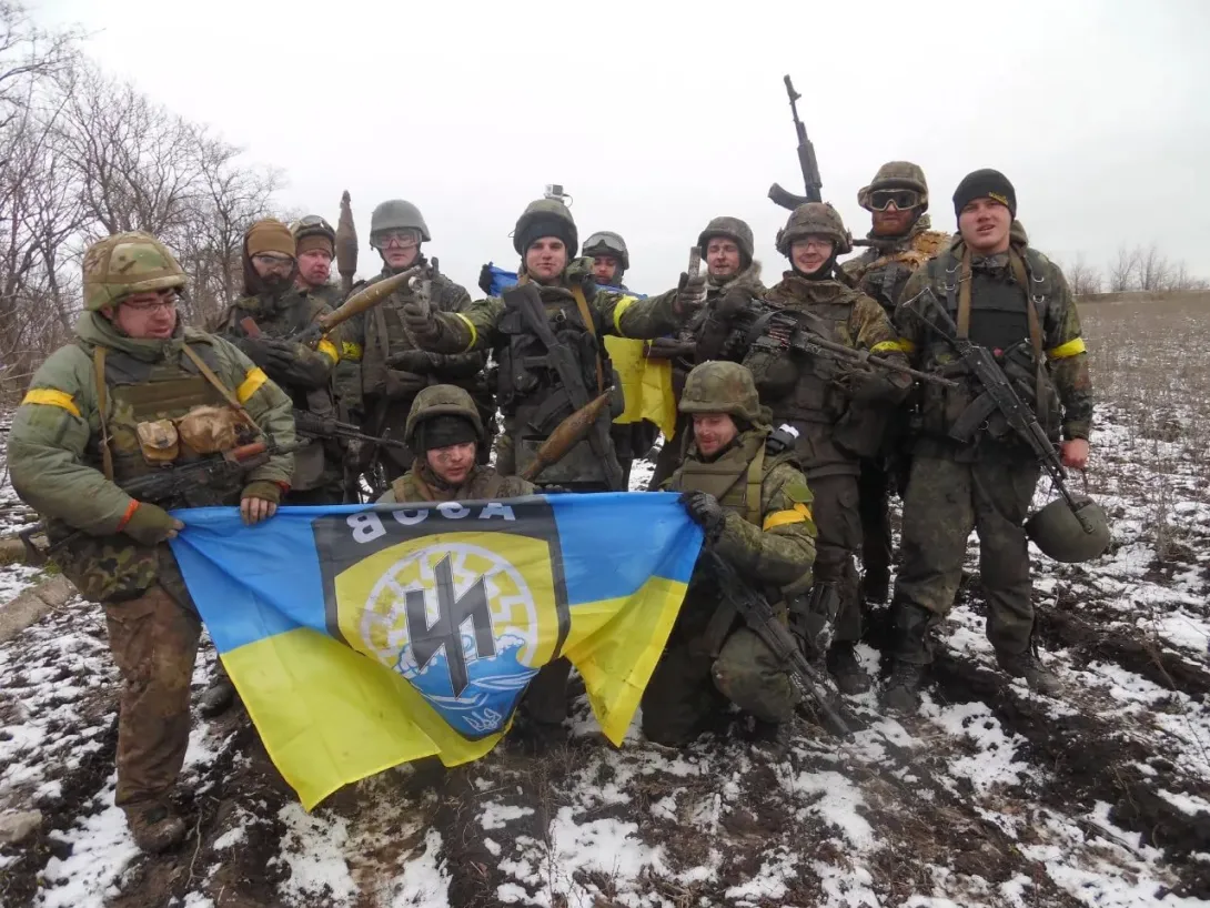 В Донбасс прибыла сотня боевиков «Азова»*