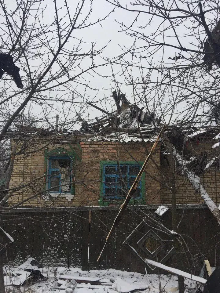 Три дома и газопровод на окраине Горловки повреждены обстрелами со стороны ВСУ