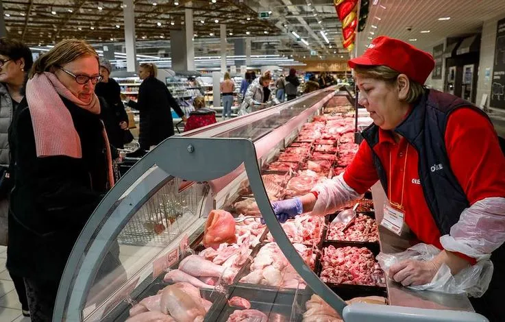 Роспотребнадзор выявил отсутствие документов у каждого третьего продавца мяса 