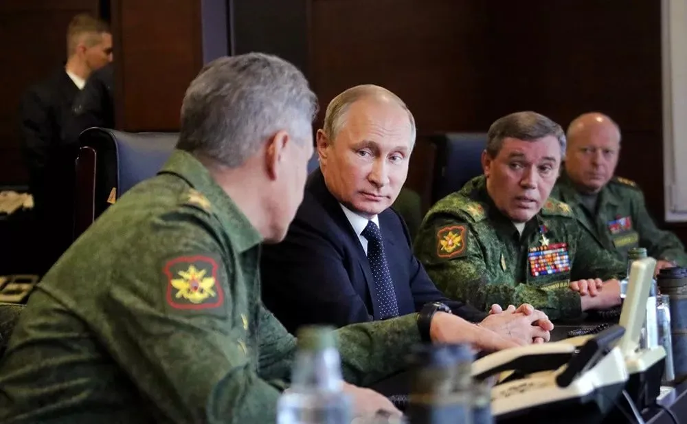 Россияне не верят в профсоюзы, но верят в президента и армию