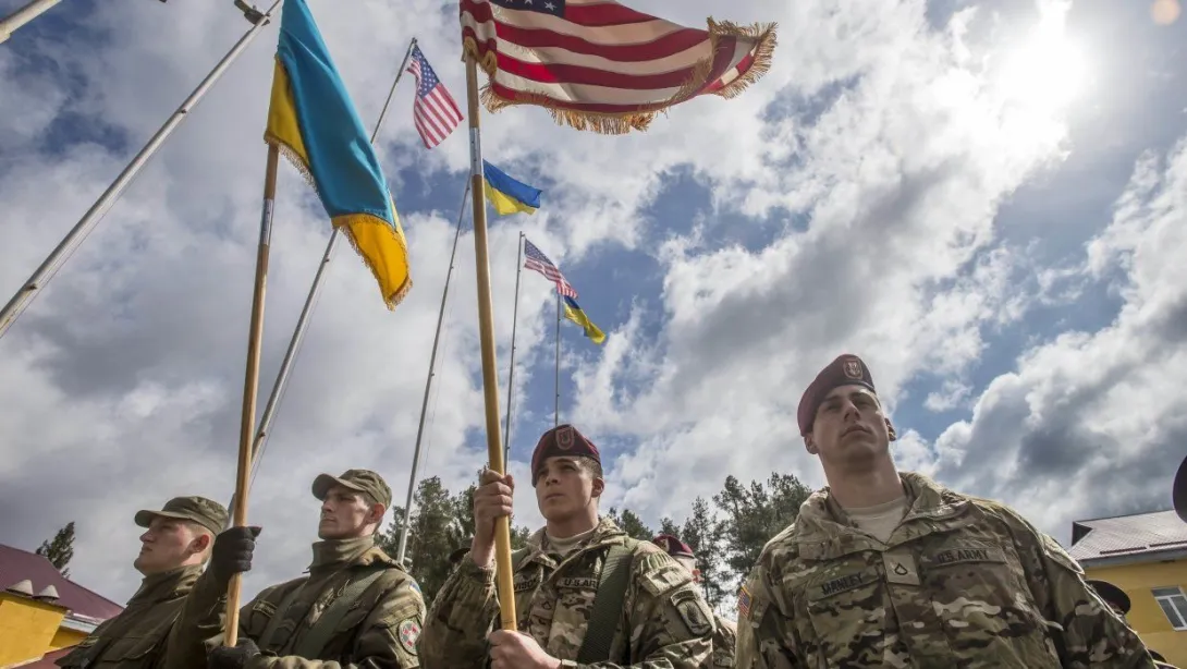 Американцы используют Украину как перевалочную базу