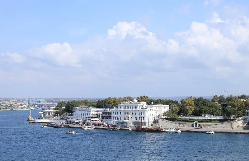 Четверть века назад Севастополь мог стать столицей Крыма