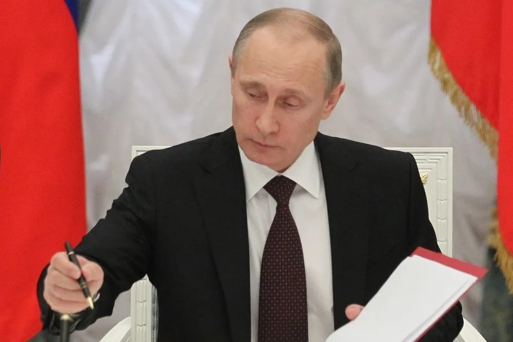 Путин увеличил выплаты родителям и опекунам детей-инвалидов 