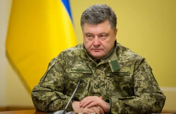 Киев пригрозил командирам частей в Донбассе увольнениями за слабую поддержку Порошенко на выборах