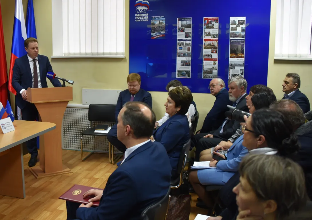 Губернатор Севастополя подсунул коллегам фейк 