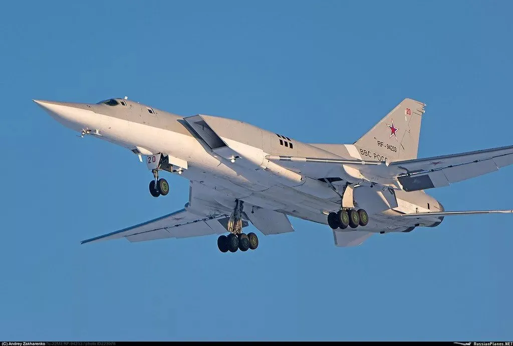 Минобороны прокомментировало полет Ту-22М3 над Черным морем 