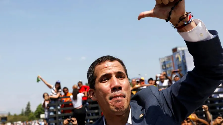 Венесуэльский генерал признал Гуайдо временным президентом