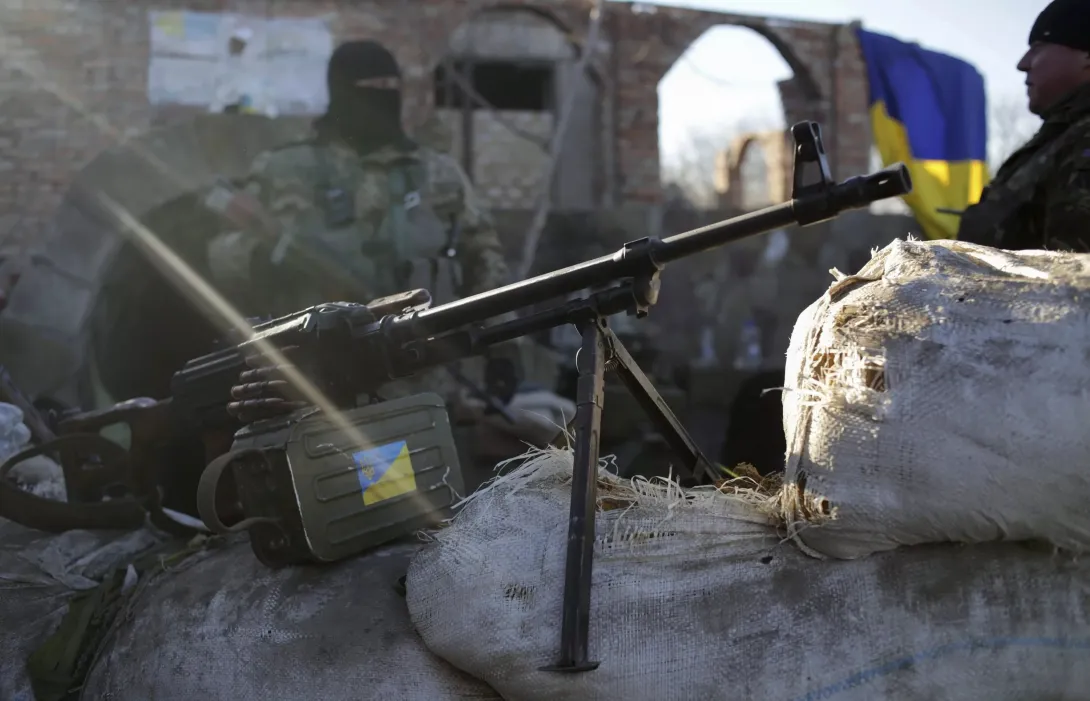 Киевские силовики 13 раз за сутки обстреляли позиции Народной милиции ЛНР
