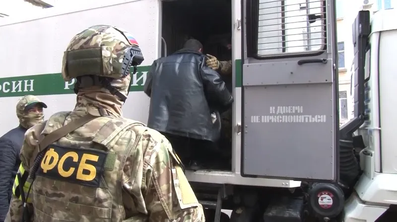 После обысков в Крыму проведены массовые задержания