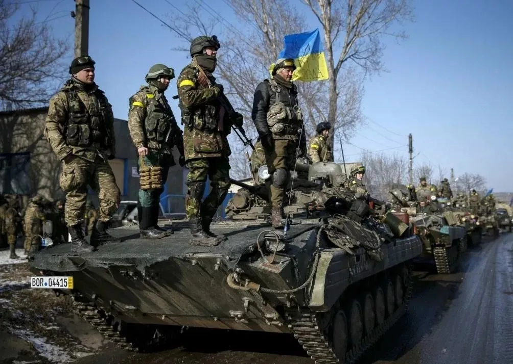 Украинские силовики заняли участок разведения сил у Золотого, заявили в ЛНР
