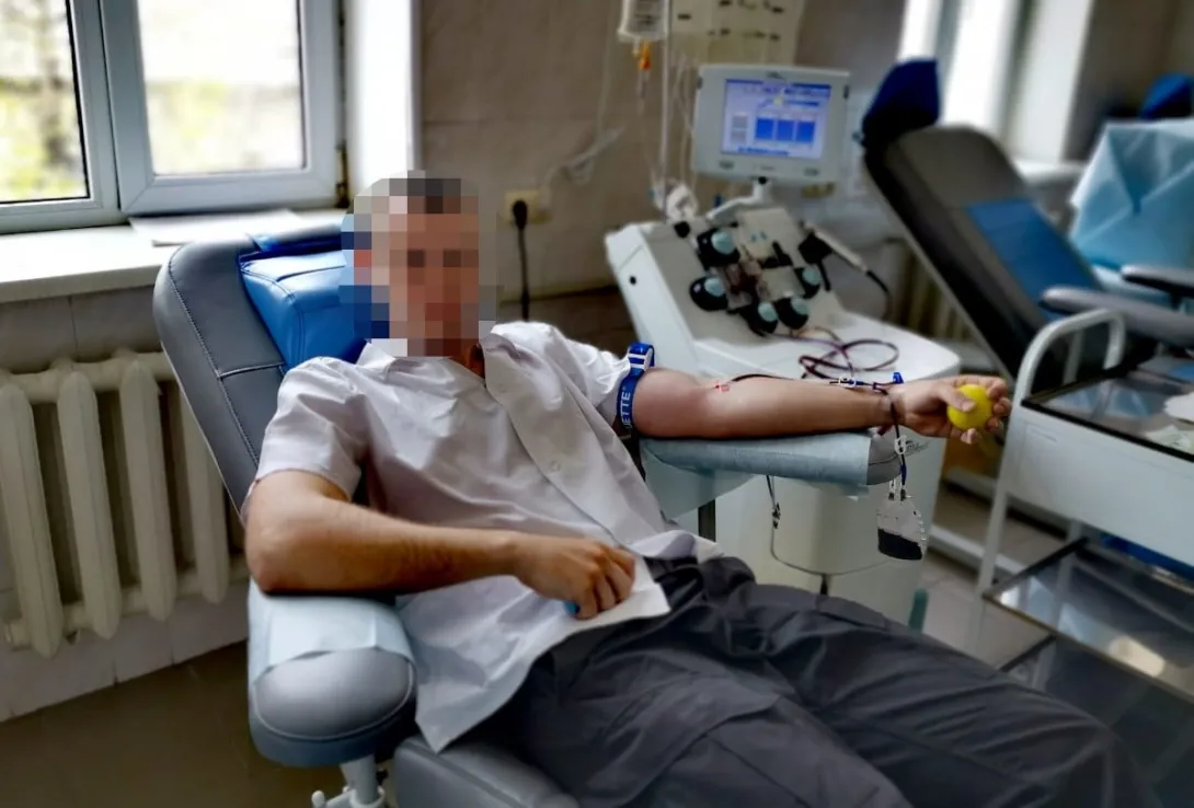 В Севастополе офицер СОБРа спасает обескровленных 