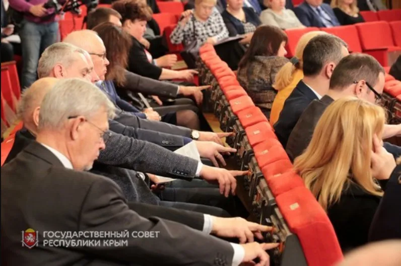 В парламенте Крыма сорвали покровы с доходов депутатов