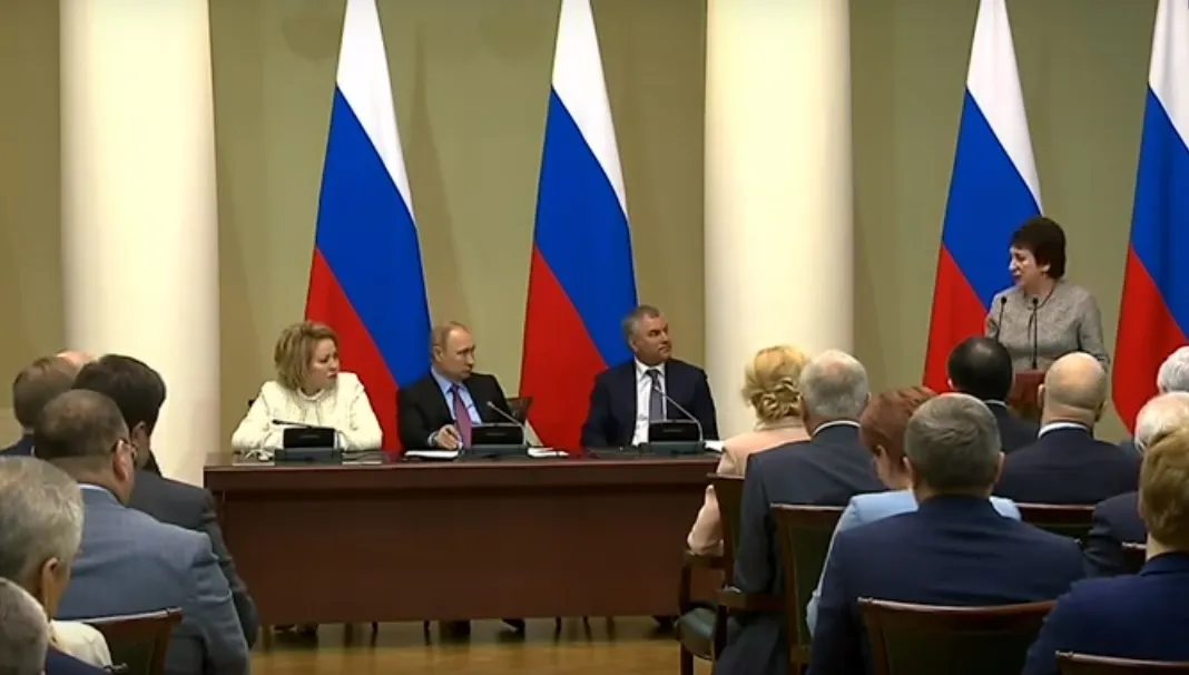 Путин поддержал предложение Екатерины Алтабаевой об увеличении пенсий ветеранам войны