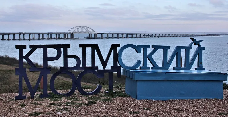 Крымский мост стал дорогой жизни для полуострова