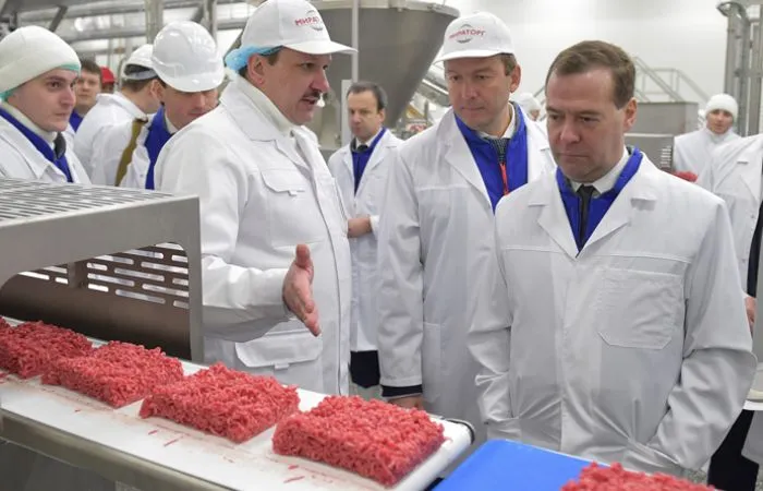 Правительство РФ опровергло родство жены Медведева и глав "Мираторга"