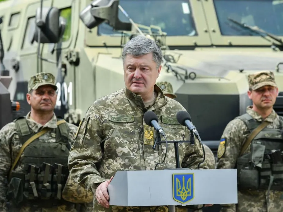Порошенко назначил нового командующего военной операцией в Донбассе