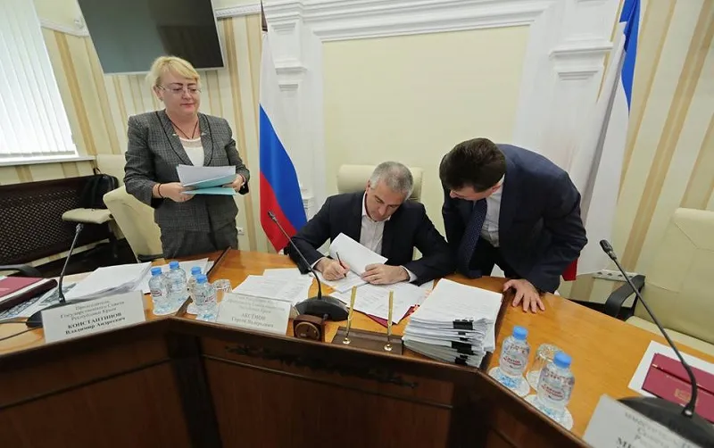 Стали известны три богача правительства Крыма