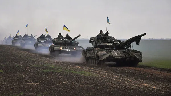 Лукашевич: ВСУ стягивают в Донбасс тяжелые вооружения под видом ротации