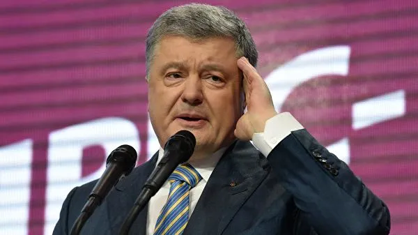Порошенко призвал предоставить автономию крымским татарам