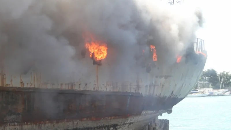 В Севастополе горел корабль