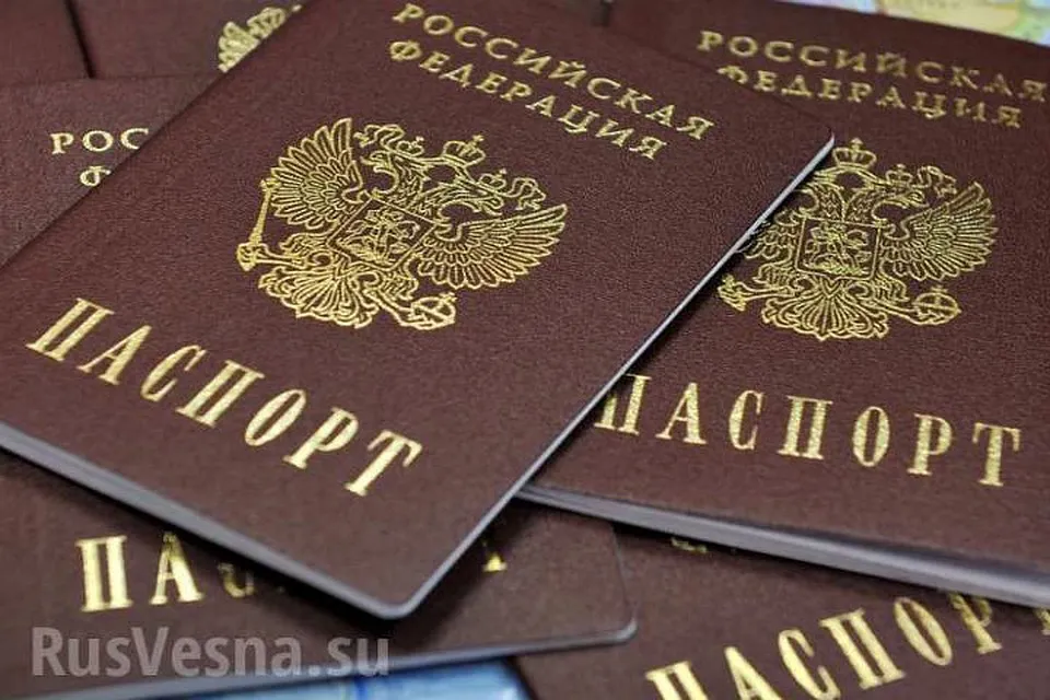 «Очереди за российскими паспортами – это как беременность , не рассосется!» - жители ДНР