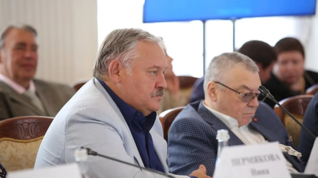 Республики Донбасса на уровне закона закрепляют курс на единение с Россией