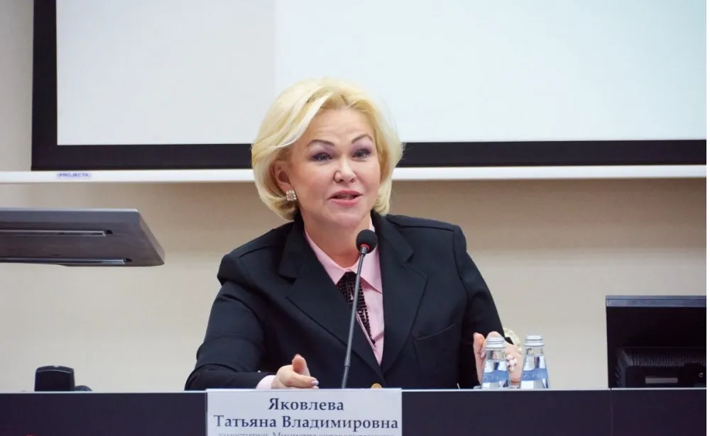 Минздрав задумал повысить порог детства в России до 21 года