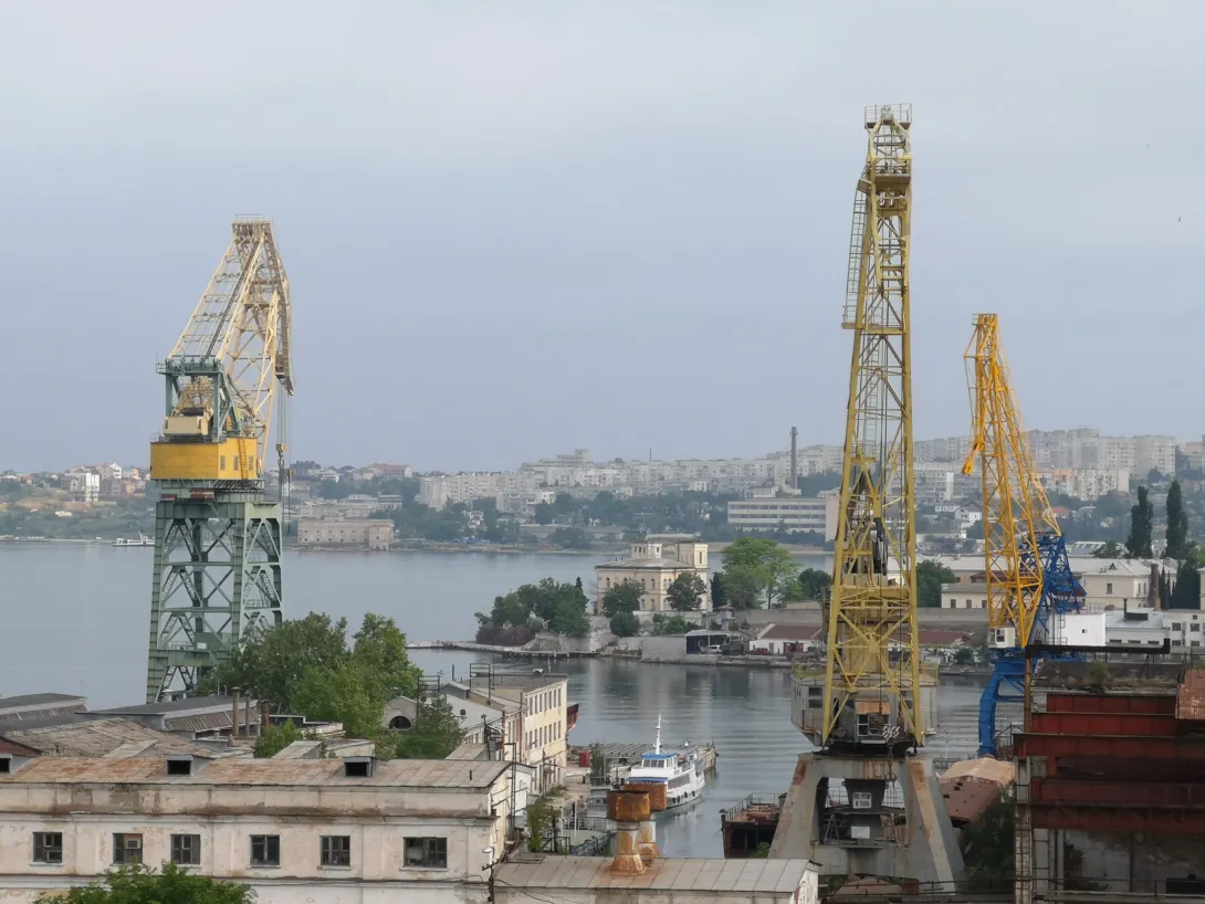 Все акции Севморзавода передадут в госсобственность России