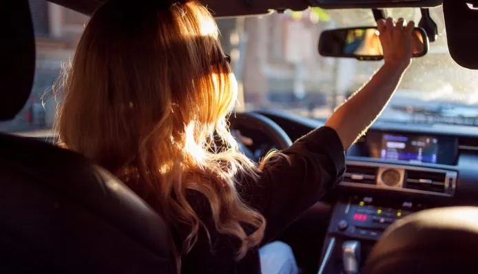 В России женщины-водители попадают в ДТП чаще мужчин