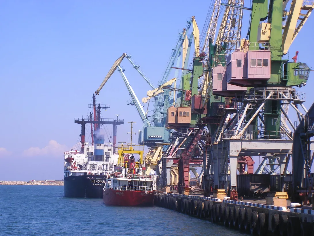 Порезали по живому: как довели «до ручки» Севастопольский морской порт