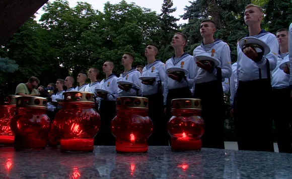В Севастополе почтили память погибших на Северном флоте 14 моряков-подводников