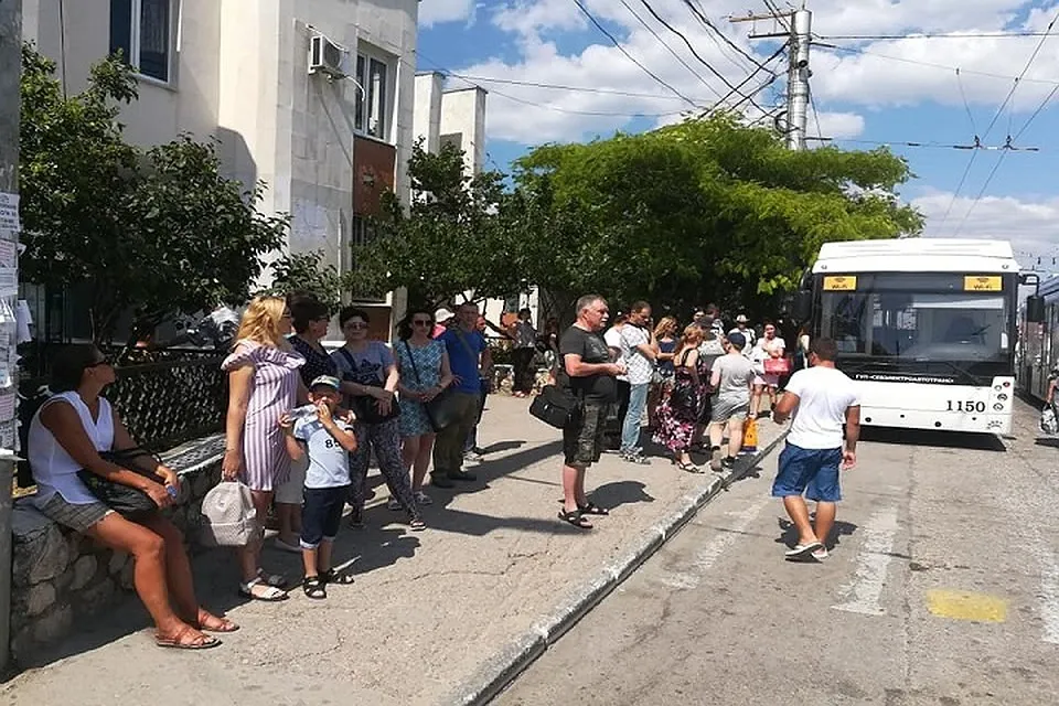 В Севастополе жалуются на плохую работу общественного транспорта